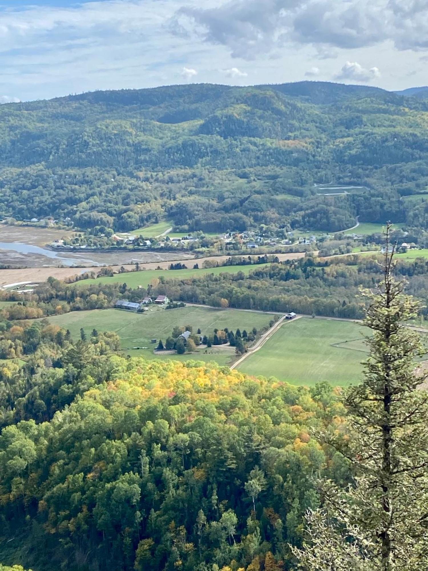 Belle Maison Avec Vue Sur La Riviere LʼAnse-Saint-Jean Zewnętrze zdjęcie
