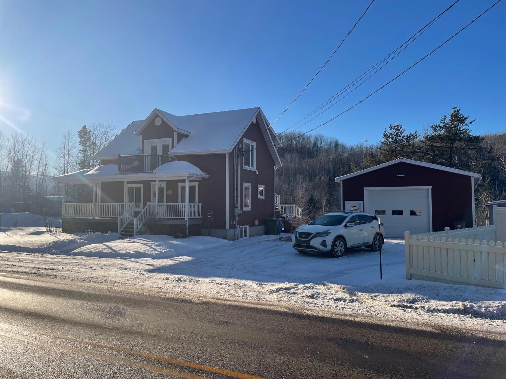 Belle Maison Avec Vue Sur La Riviere LʼAnse-Saint-Jean Zewnętrze zdjęcie